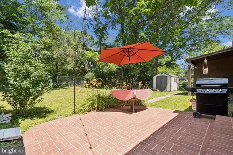 Exterior - 20 S James St, Hamilton, VA 20158 photo 4 of 8