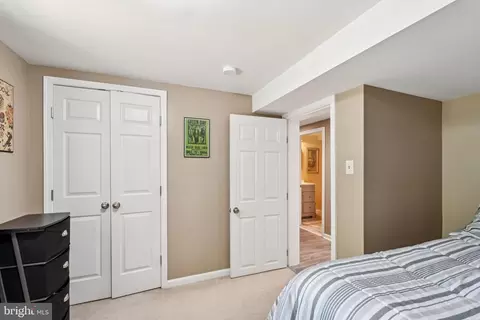 Bedroom - 20 S James St, Hamilton, VA 20158 photo 5 of 6