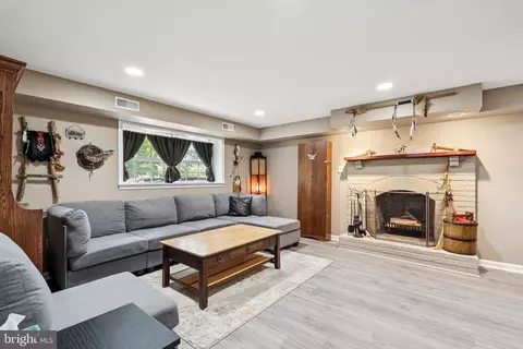 Other - 20 S James St, Hamilton, VA 20158 photo 4 of 13