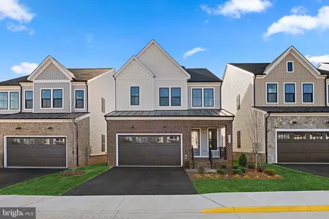 43274 Greeley Sq, Ashburn, VA 20148