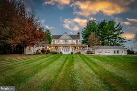 37896 Legard Farm Rd, Hillsboro, VA 20132