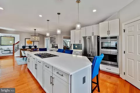Kitchen - 17567 Tobermory Pl, Leesburg, VA 20175 photo 4 of 6