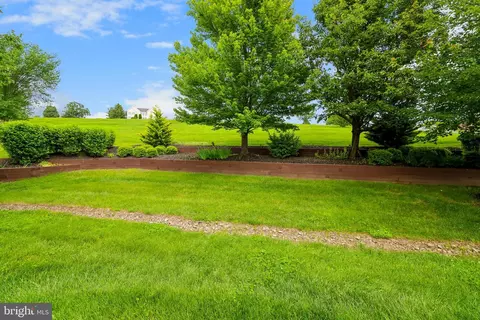 Exterior - 17567 Tobermory Pl, Leesburg, VA 20175 photo 11 of 11