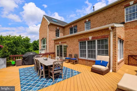 Exterior - 17567 Tobermory Pl, Leesburg, VA 20175 photo 9 of 11