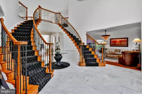 Entry Way - 17567 Tobermory Pl, Leesburg, VA 20175 photo 2 of 8