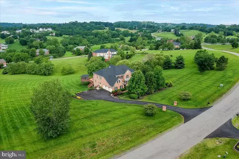 17567 Tobermory Pl, Leesburg, VA 20175