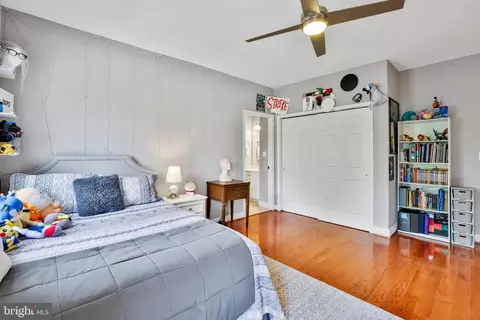 Bedroom - 17567 Tobermory Pl, Leesburg, VA 20175 photo 11 of 15