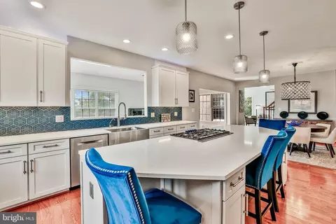 Kitchen - 17567 Tobermory Pl, Leesburg, VA 20175 photo 3 of 6