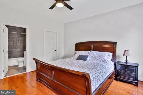 Bedroom - 17567 Tobermory Pl, Leesburg, VA 20175 photo 9 of 15