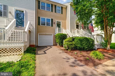 512 Covington Ter NE, Leesburg, VA 20176
