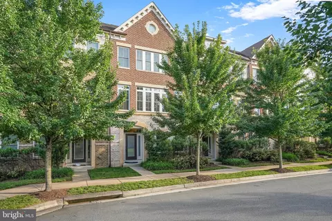 44713 Plympton Sq, Ashburn, VA 20147