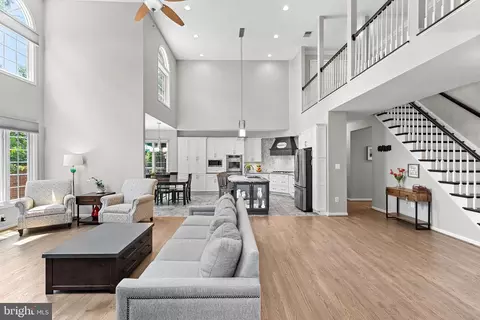 Entry Way - 43251 Brownstone Ct, Ashburn, VA 20147 photo 9 of 10