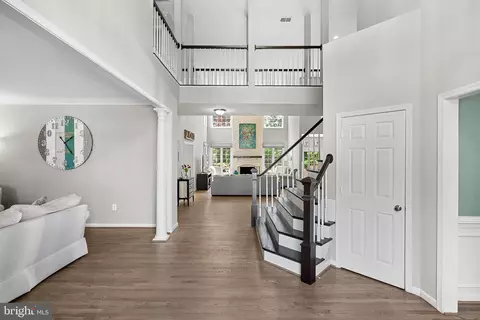 Entry Way - 43251 Brownstone Ct, Ashburn, VA 20147 photo 3 of 10