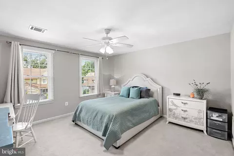 Bedroom - 43251 Brownstone Ct, Ashburn, VA 20147 photo 4 of 10