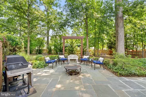 Exterior - 43251 Brownstone Ct, Ashburn, VA 20147 photo 17 of 18