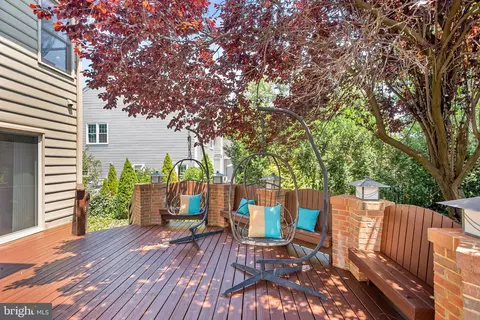 Exterior - 43251 Brownstone Ct, Ashburn, VA 20147 photo 14 of 18