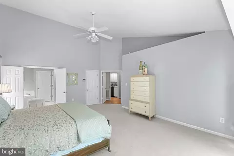 Bedroom - 43251 Brownstone Ct, Ashburn, VA 20147 photo 2 of 10