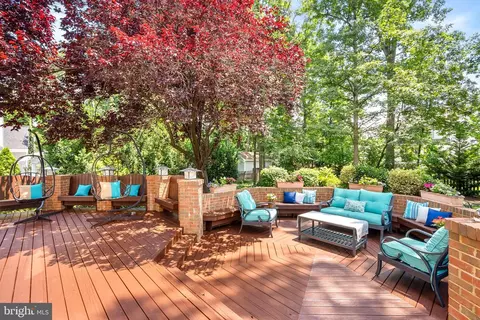 Exterior - 43251 Brownstone Ct, Ashburn, VA 20147 photo 13 of 18