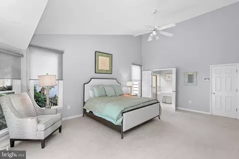 Bedroom - 43251 Brownstone Ct, Ashburn, VA 20147 photo 3 of 10