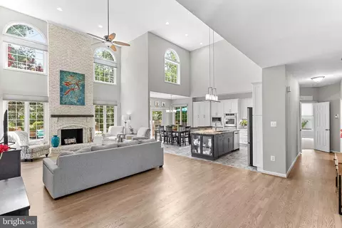 Entry Way - 43251 Brownstone Ct, Ashburn, VA 20147 photo 7 of 10