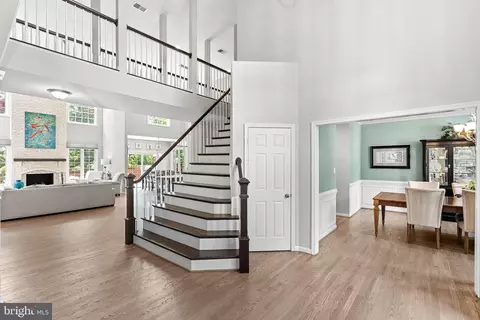 Entry Way - 43251 Brownstone Ct, Ashburn, VA 20147 photo 6 of 10