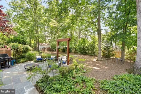 Exterior - 43251 Brownstone Ct, Ashburn, VA 20147 photo 18 of 18
