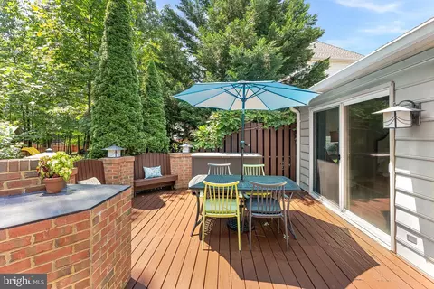 Exterior - 43251 Brownstone Ct, Ashburn, VA 20147 photo 8 of 18
