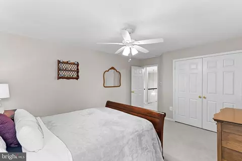 Bedroom - 43251 Brownstone Ct, Ashburn, VA 20147 photo 9 of 10
