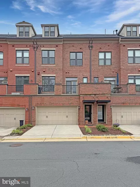 429 Kornblau Ter SE, Leesburg, VA 20175