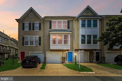 23151 Blackthorn Sq, Sterling, VA 20166