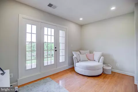 22966 Lois, Brambleton, VA 20148 photo 19