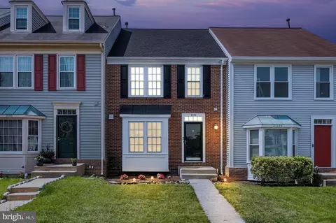 21196 Winding Brook Sq, Ashburn, VA 20147
