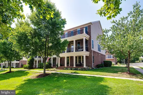 41052 Coltrane Sq, Leesburg, VA 20175
