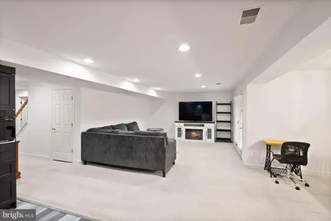 47236 Middle Bluff Pl, Sterling, VA 20165 photo 31