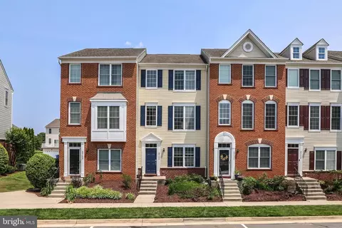 25154 Monteith Ter, Chantilly, VA 20152