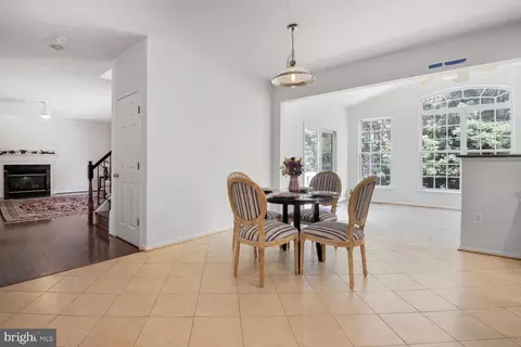 25817 Spring Farm Cir, Chantilly, VA 20152 photo 9