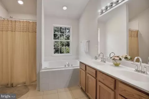 25817 Spring Farm Cir, Chantilly, VA 20152 photo 23