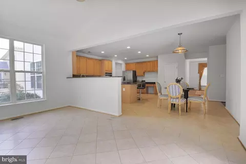 25817 Spring Farm Cir, Chantilly, VA 20152 photo 15