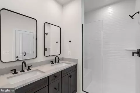 23079 Copper Tree Ter, Ashburn, VA 20148 photo 31