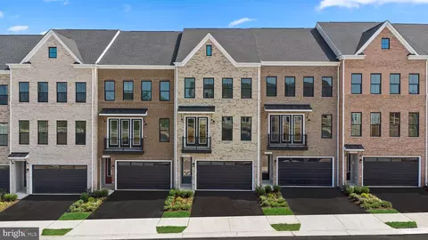 23079 Copper Tree Ter, Ashburn, VA 20148 photo 44