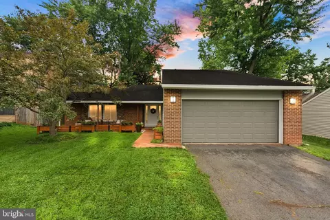 816 Sugarland Run Dr, Sterling, VA 20164