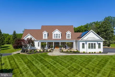 15901 Hampton Rd, Hamilton, VA 20158