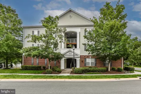 42435 Hollyhock Ter #302, Ashburn, VA 20148