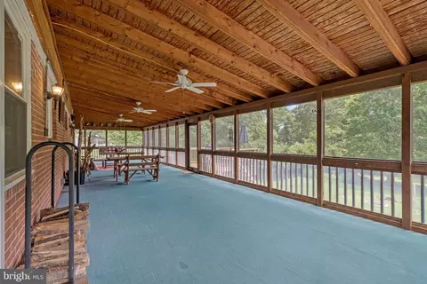 29 Cedar Dr, Sterling, VA 20164 photo 18