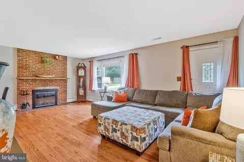 29 Cedar Dr, Sterling, VA 20164 photo 24