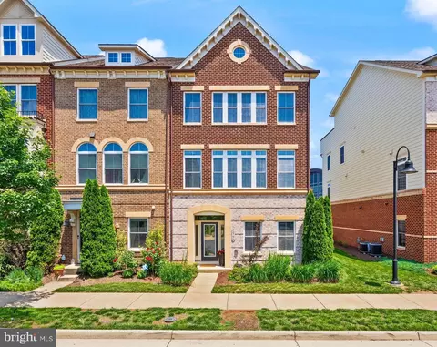 20790 Duxbury Ter, Ashburn, VA 20147