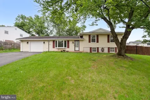 800 N Croydon St, Sterling, VA 20164