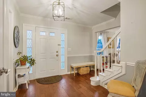 8 Moss Rd, Sterling, VA 20165 photo 3