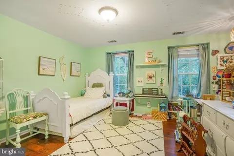 8 Moss Rd, Sterling, VA 20165 photo 15