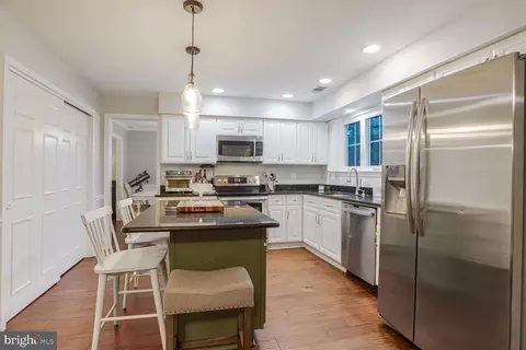 8 Moss Rd, Sterling, VA 20165 photo 12